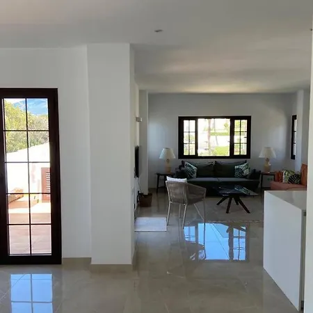 Nueva Andalucia Designer Penthouse Apartment *